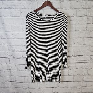 Old Navy Black and White Striped Long Sleeve Tunic